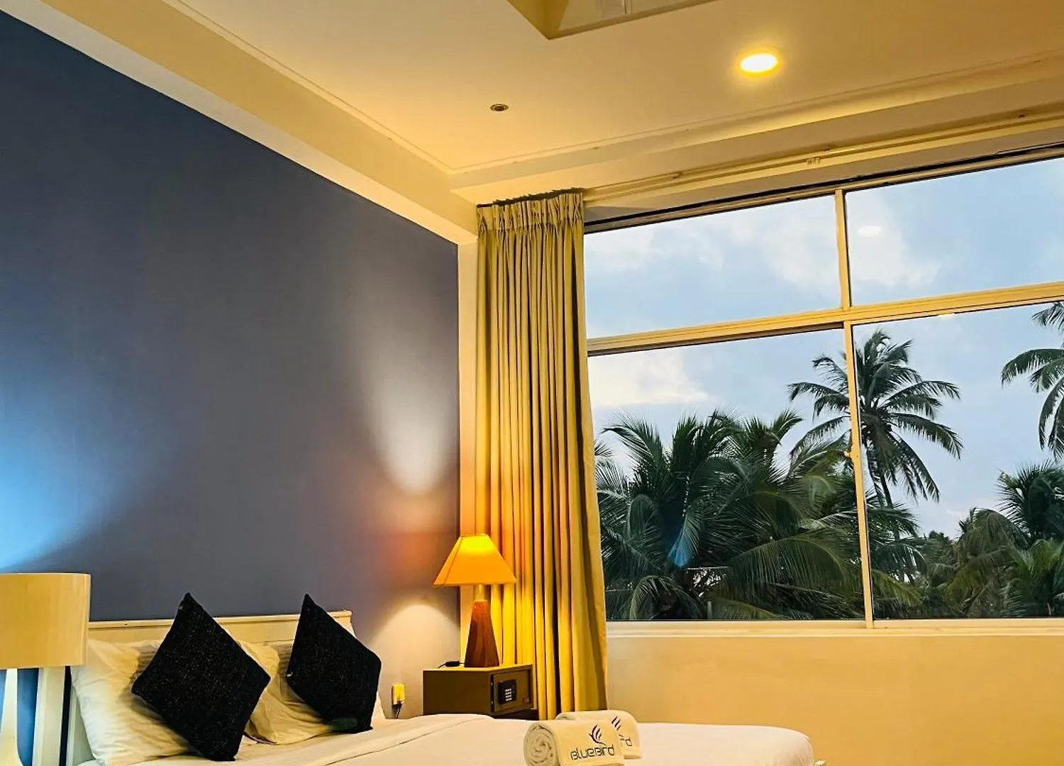 The Cave By Blue Bird Hotel Negombo Sri Lanka